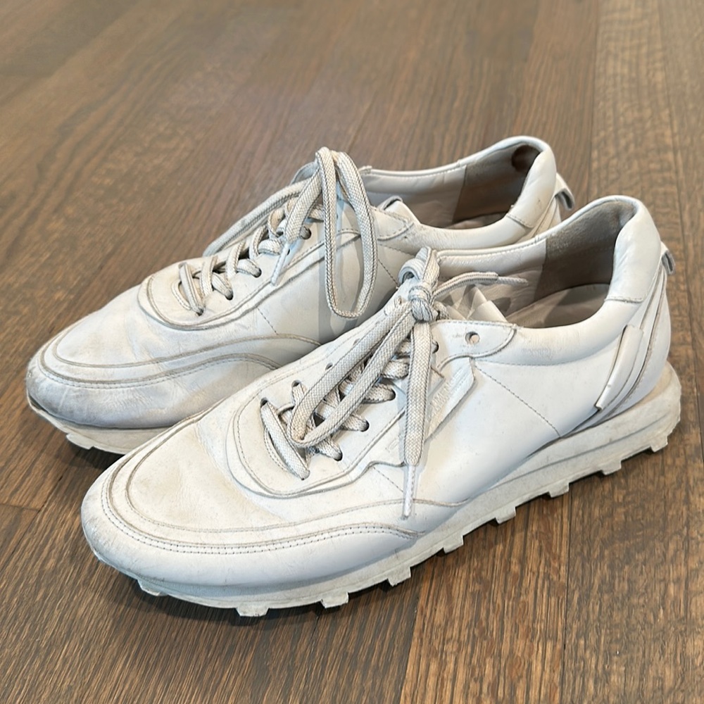 White sneakers, size 9
